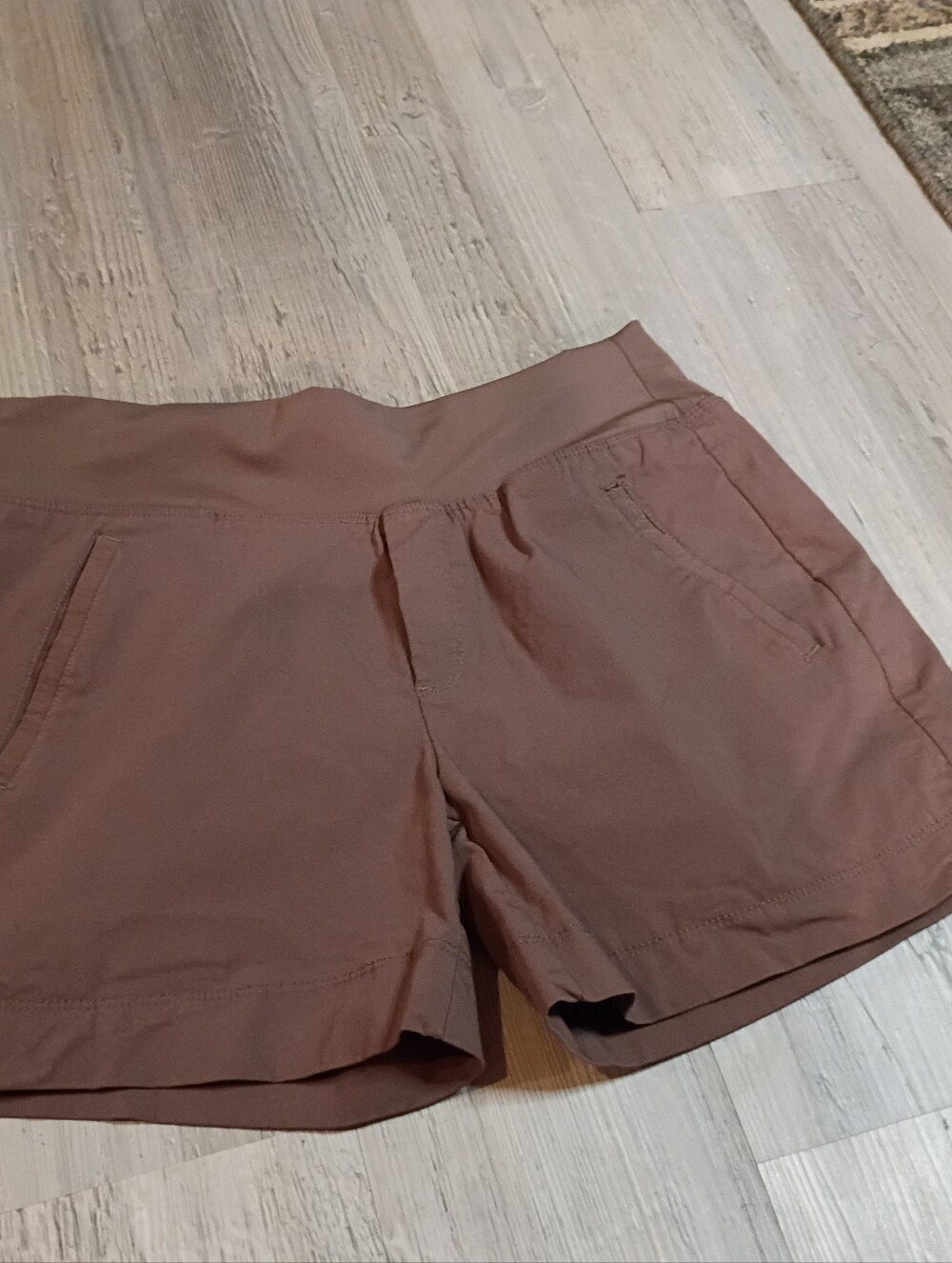 Shorts - Picture 2 of 5